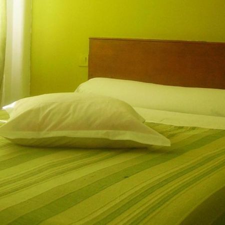 Rex Hotel Maubeuge Quarto foto